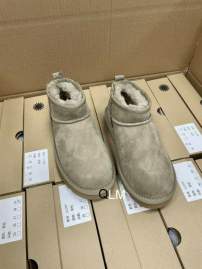 Picture of UGG Shoes _SKUUGGsz35-40ML011219855